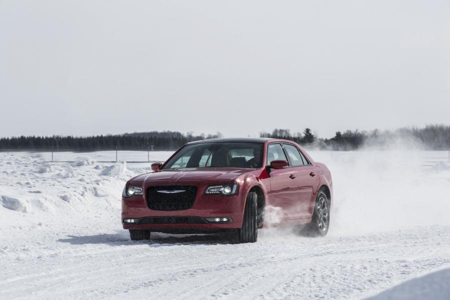 Chrysler 300S AWD 2015 года  (фото 5 из 6)